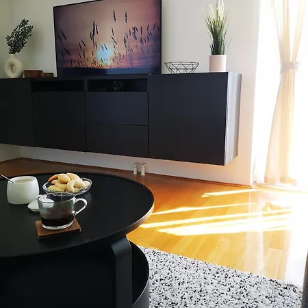 The Golden View Apartment Split