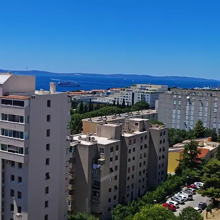 The Golden View سبليت